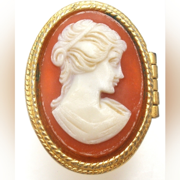 Vintage Cameo Avon Perfume Locket Ring 8.5 - Picture 2 of 9